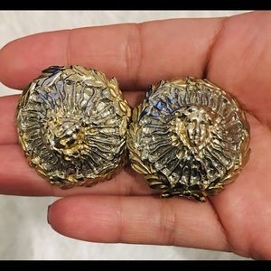 Aretes vintage, color plateado y orillas doradas